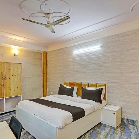 Umen Hotel Nearest Sector 66 Noida Eksteriør bilde