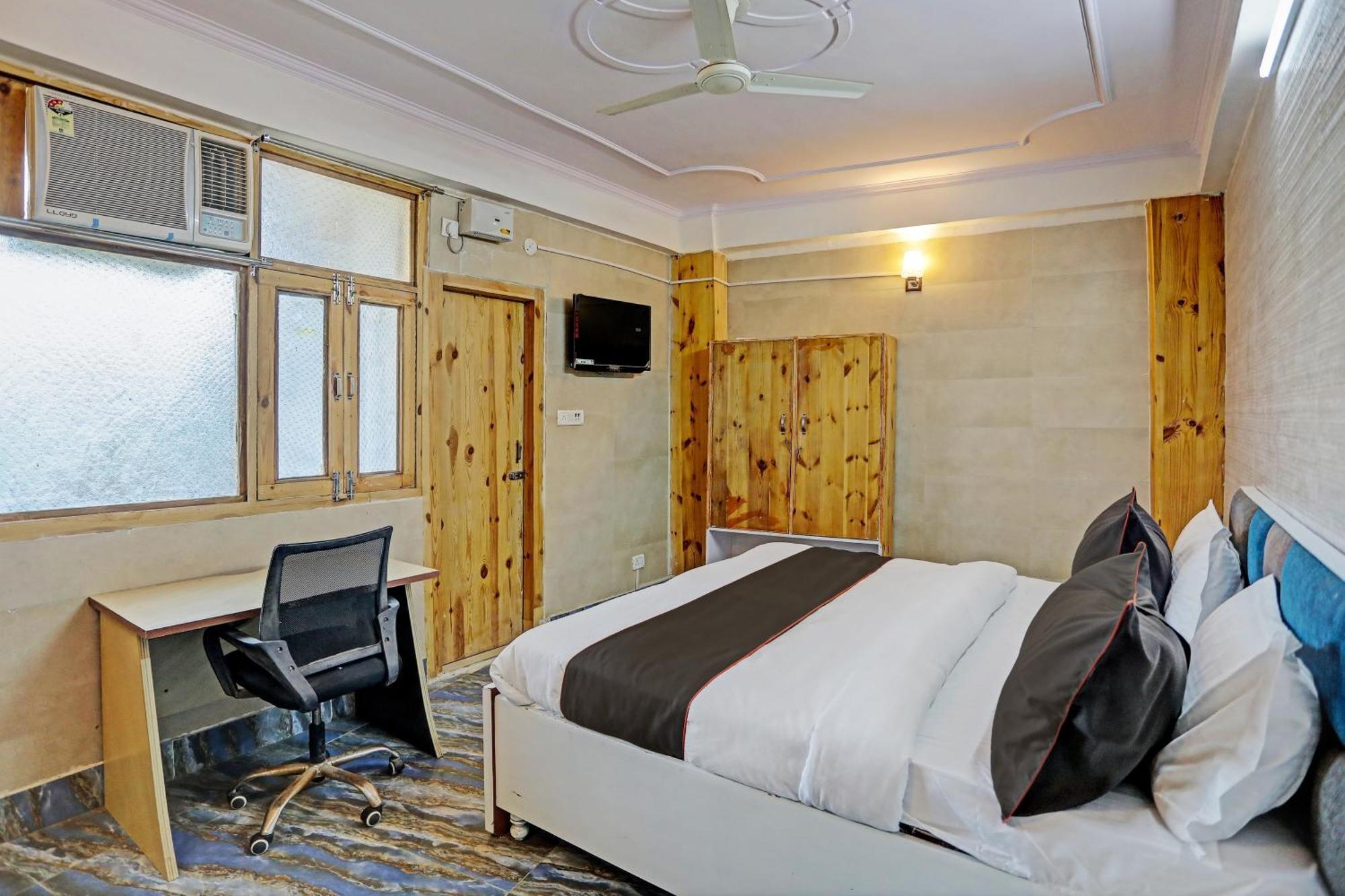 Umen Hotel Nearest Sector 66 Noida Eksteriør bilde