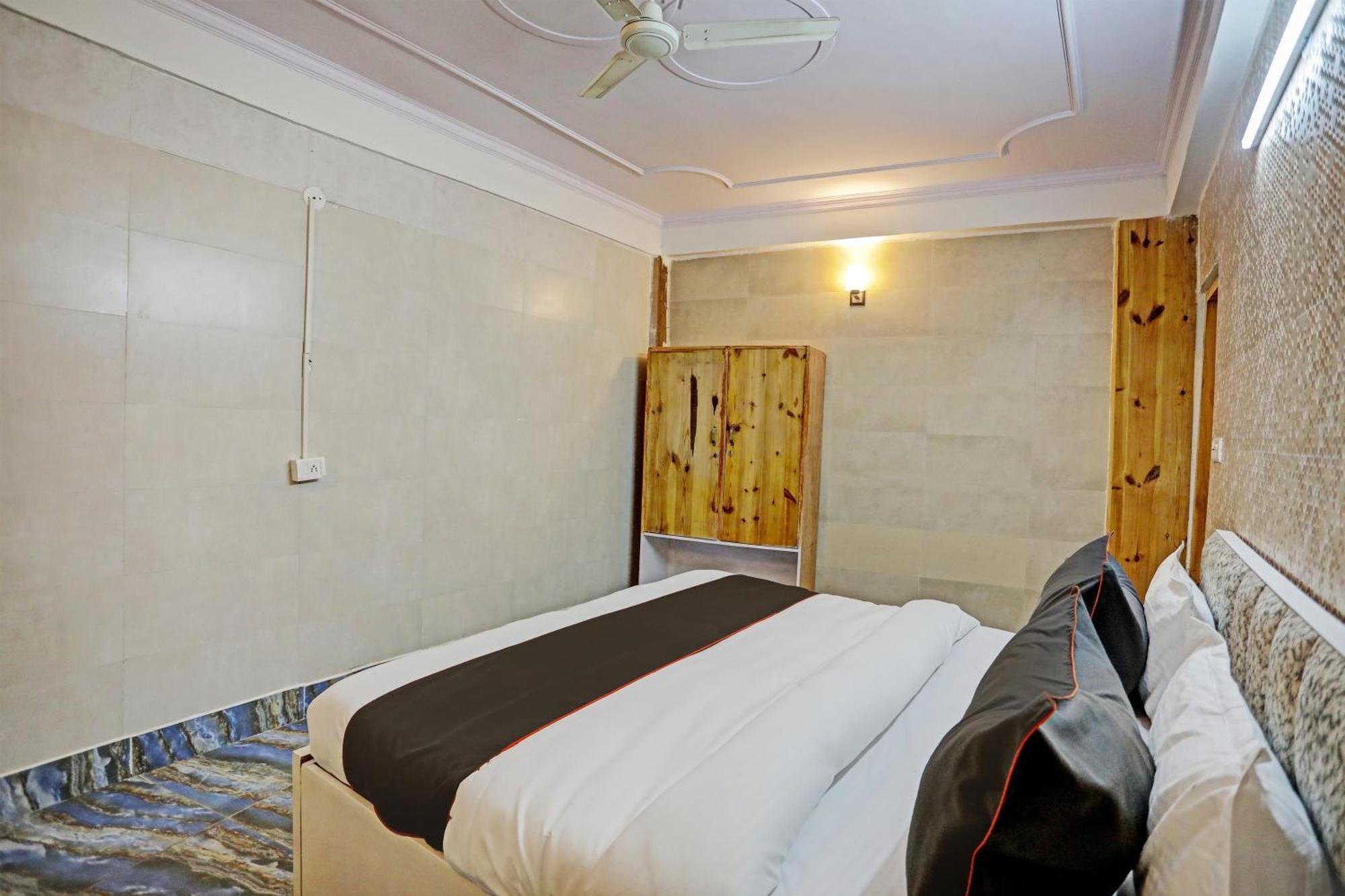 Umen Hotel Nearest Sector 66 Noida Eksteriør bilde