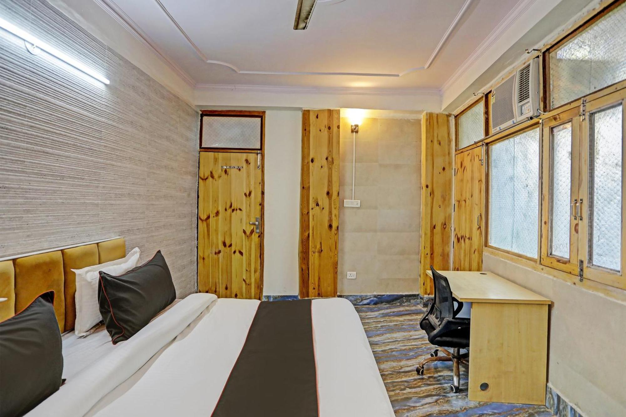 Umen Hotel Nearest Sector 66 Noida Eksteriør bilde
